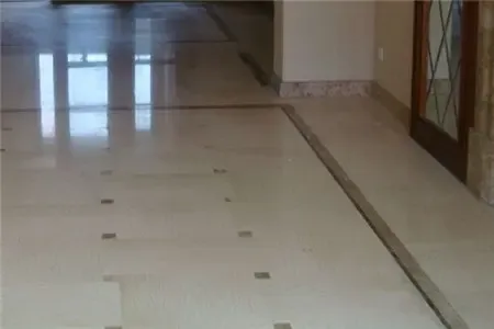 瓷砖与木地板哪个好？深度解析两者优缺点及适用场景(图1)