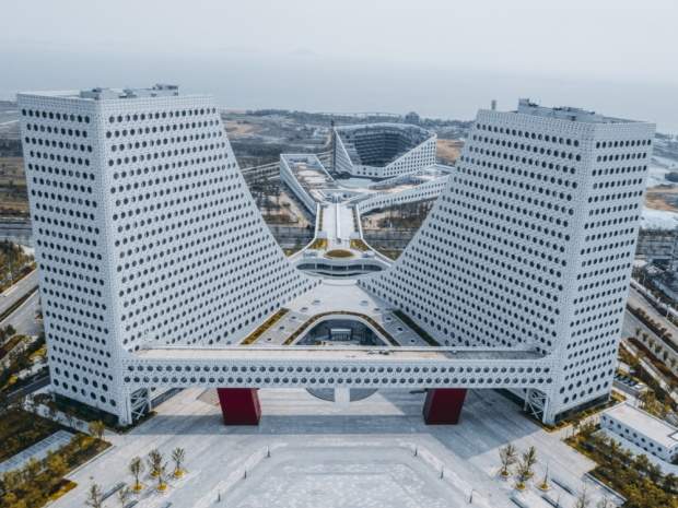 原董事面临处分与财务虚假记载事件带来的警示与行业影响(图1) 原董事面临处分与财务虚假记载事件带来的警示与行业影响(图1)