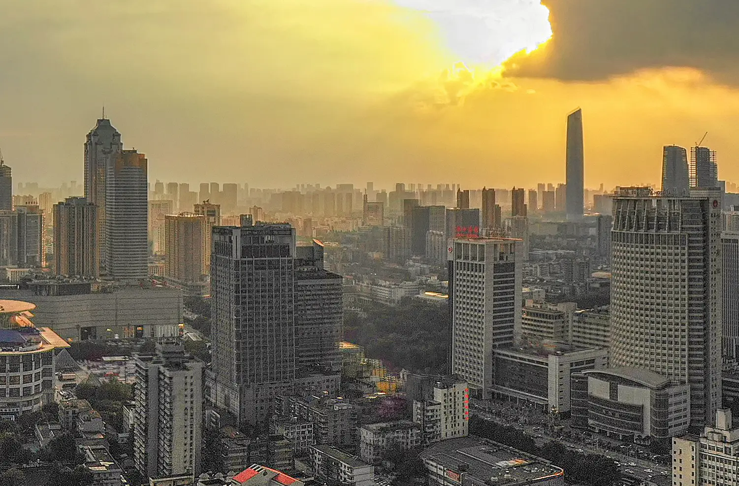 楼市新政刺激购房热情 热销楼盘升值潜力分析(图1)