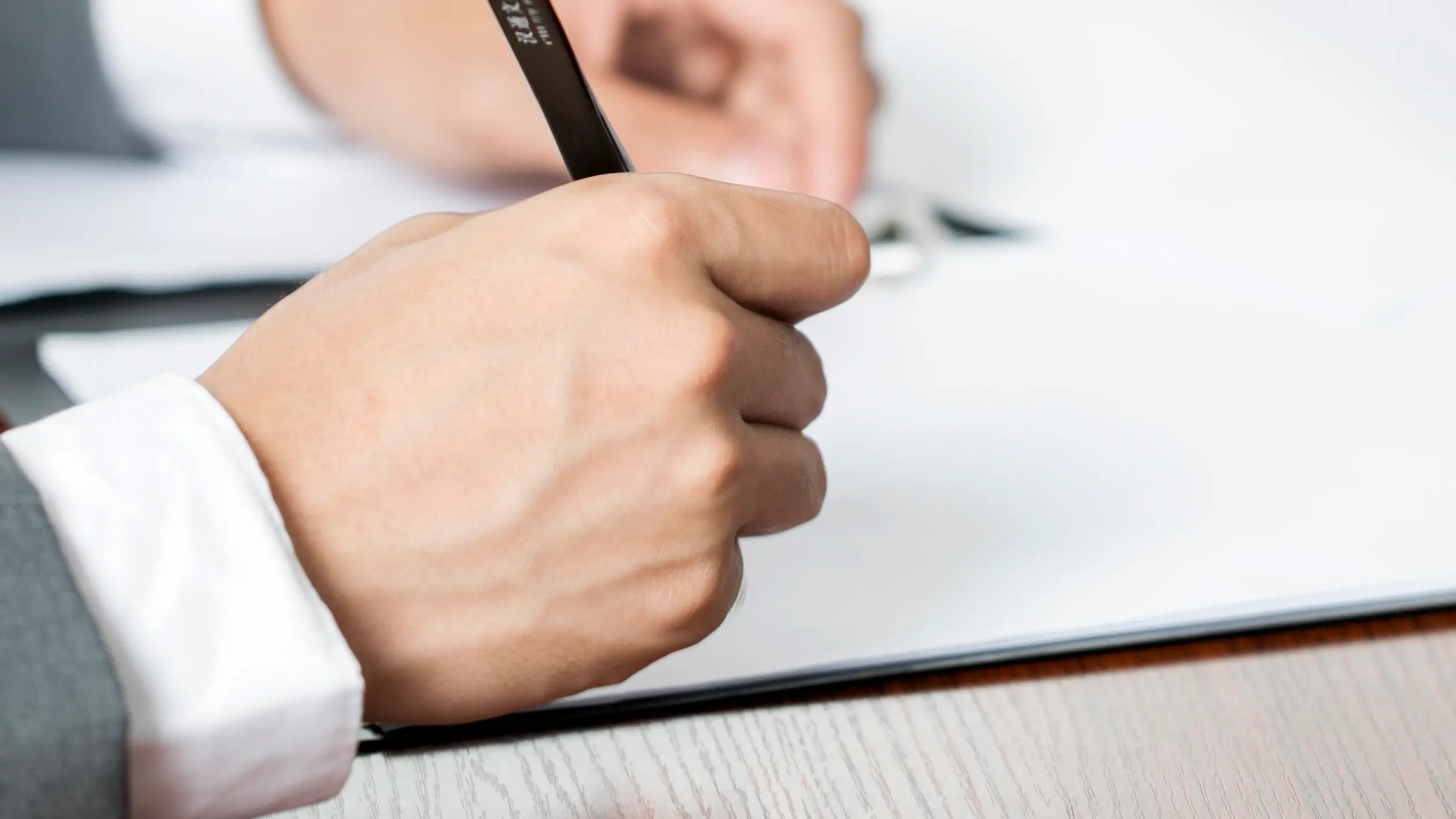 全包装修合同避坑指南:五大关键事项守护新家权益(图1) 全包装修合同避坑指南:五大关键事项守护新家权益(图1)