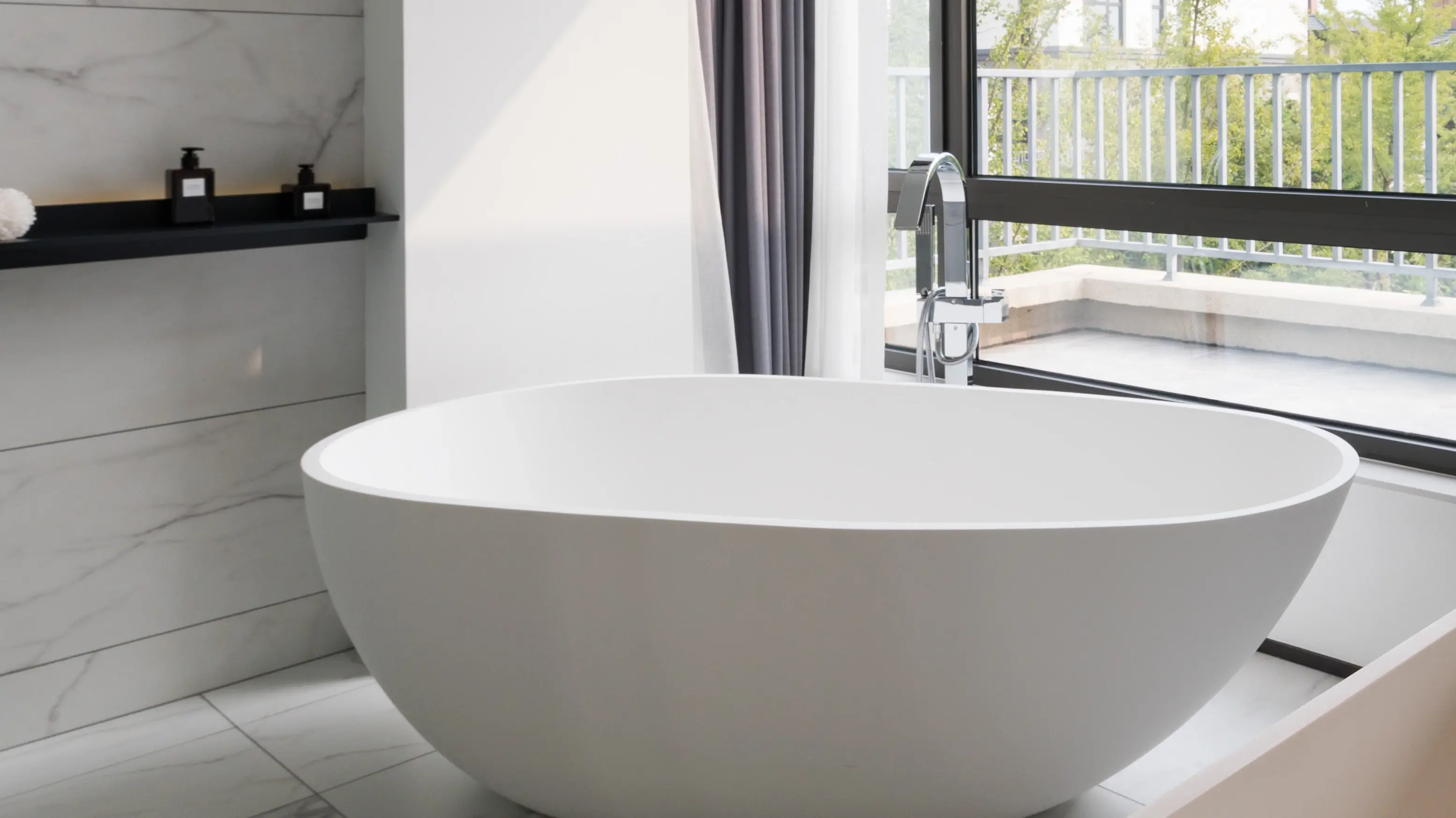 小卫生间装修攻略:巧妙规划有限空间实现实用与美观(图1) 小卫生间装修攻略:巧妙规划有限空间实现实用与美观(图1)