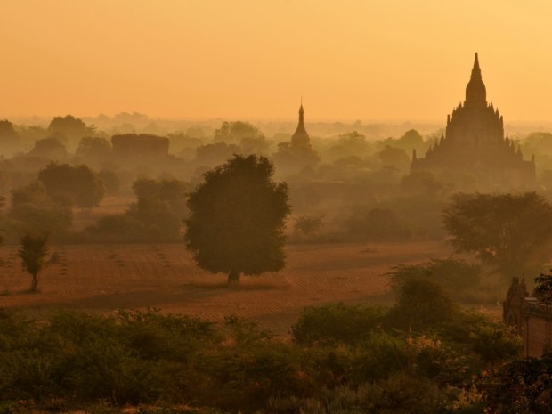 公租房小区停满豪车系谣言，资格审查严格性再引关注(图1)