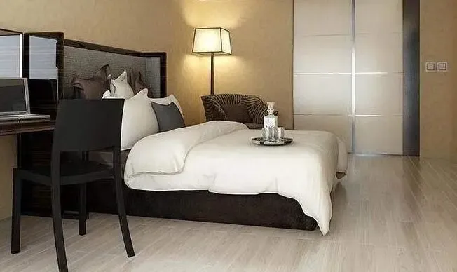 装修顺序答疑：先装门还是先铺地板？选错后果与补救方法(图2)